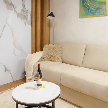 Kruna Lux Apartmans דירה